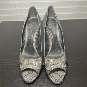 Shoes (Gucci Pumps)